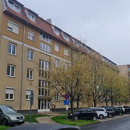 Апартаменты Ybs Apartman Залаэгерсег Экстерьер фото