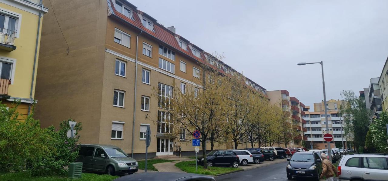 Апартаменты Ybs Apartman Залаэгерсег Экстерьер фото