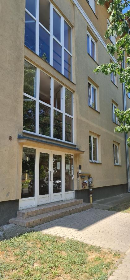 Апартаменты Ybs Apartman Залаэгерсег Экстерьер фото